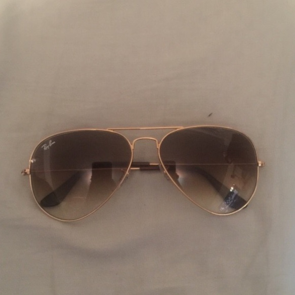 Ray Bans, aviator gold frames sunglasss